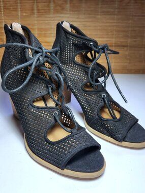 Report Rae Black Peep Toe Lace Up Heels 3in Block Heel Perforated Booties Size